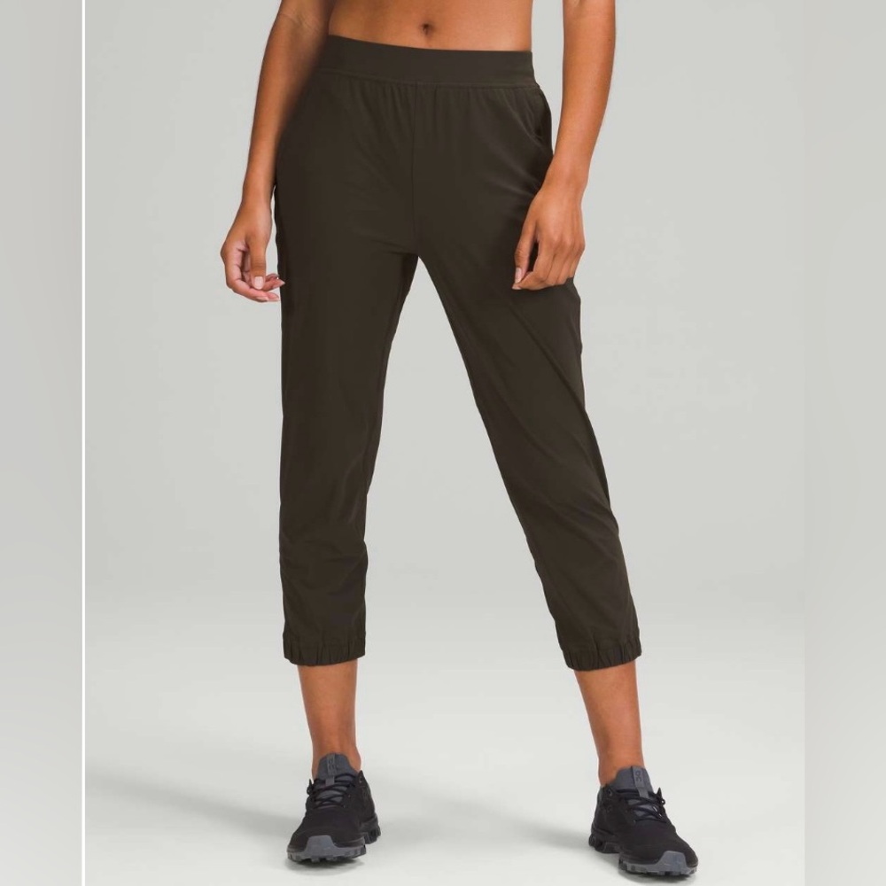Lululemon Black Adapted State HighRise Joggers Crop 14